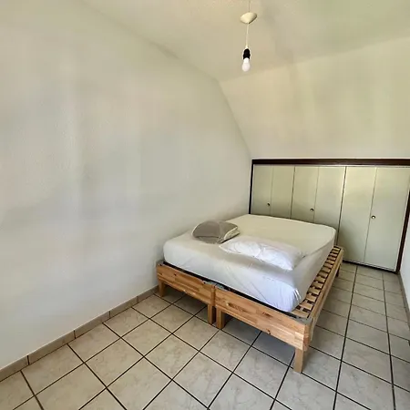 Maison Climatisée 3 Avec Parking à Motte - Fr-1-716-92 *