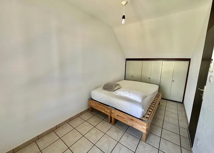 Maison 3 Avec Parking A Motte, Clim. - Fr-1-716-92 *